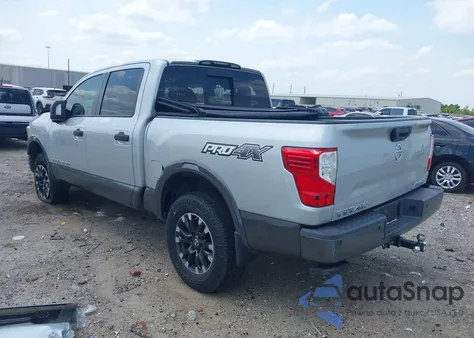 2019 Nissan Titan Pro-4X z USA, uszkodzony, nr VIN 1N6AA1E51KN523784